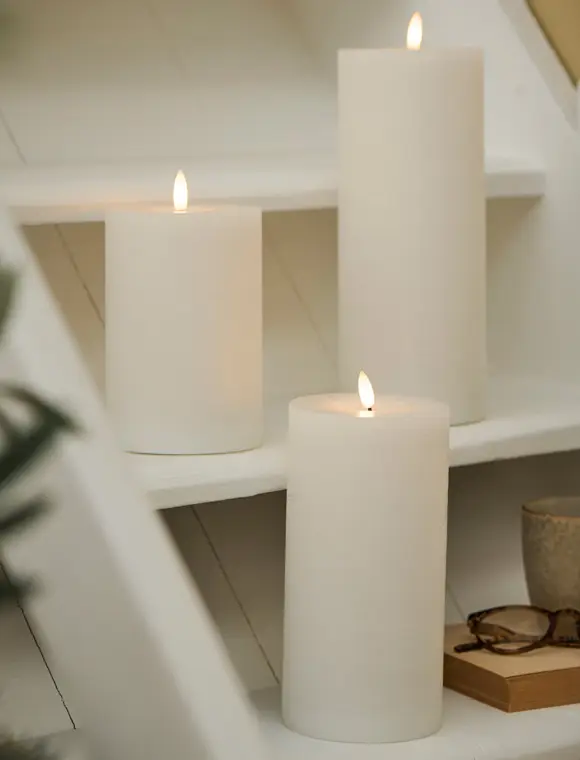 Sofort Bestellen LED Stumpenkerze Ø10, weiß von Ib Laursen