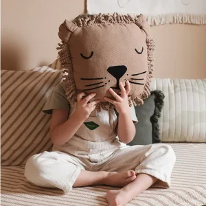 Heißes Angebot Kissen Lion in braun von Nobodinoz