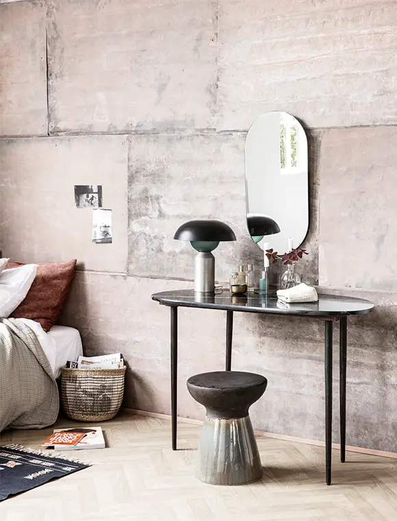 Schreibtisch Eda, schwarzer Marmor von house doctor Top-Seller