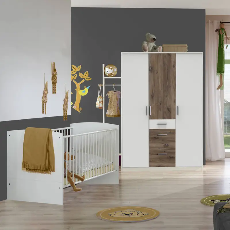 3-türiger Kleiderschrank mit Gitterbett Babyzimmer JOHANNESBURG-43 in weiß mit Eiche Nb. Rabatt